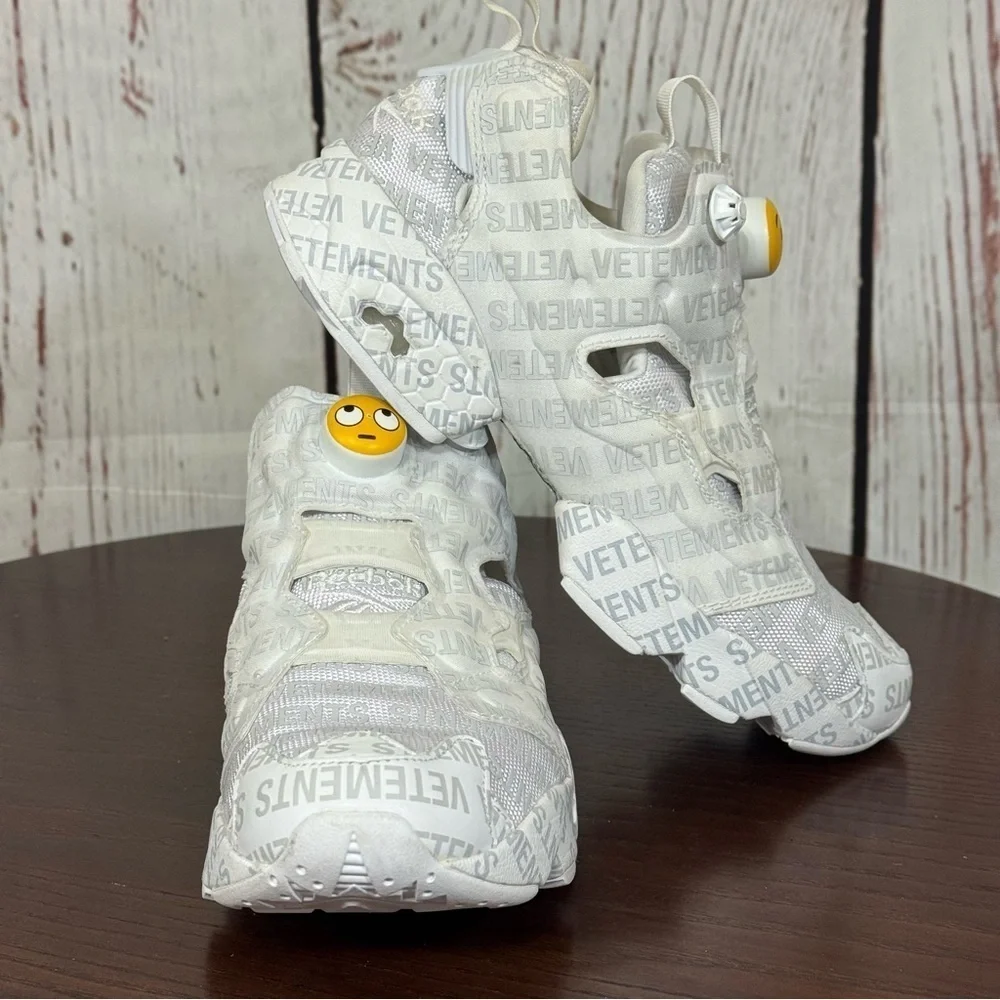 VETEMENTS X REEBOK instapump fury OG emoji white sneakers Men’s 6 Women’s 7 GUC